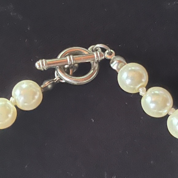 Faux pearl matching bracelet and necklace - Picture 2 of 5